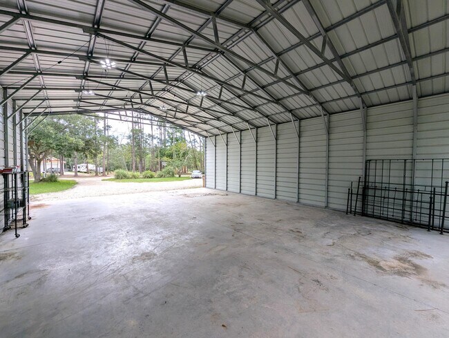 Building Photo - 8717 Sand Pine Dr