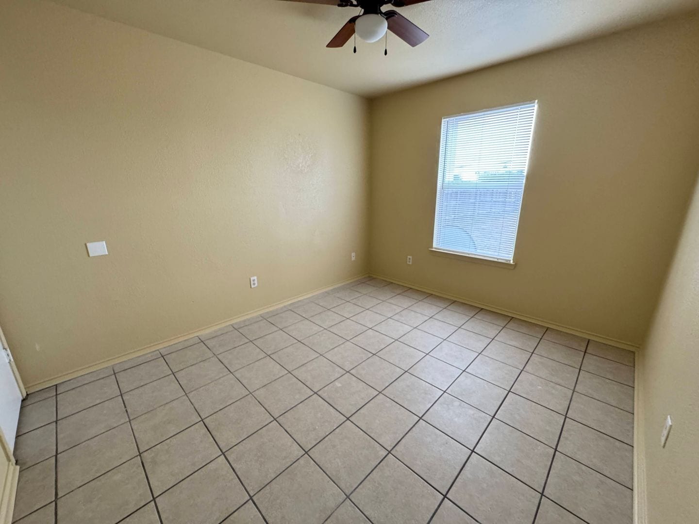 Building Photo - 5702 Greengate Dr