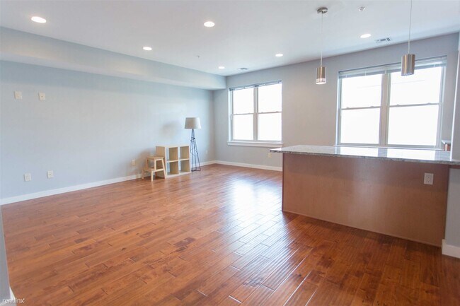 Building Photo - 2 br, 2 bath 4plex - 1926 BROWN ST Unit 3