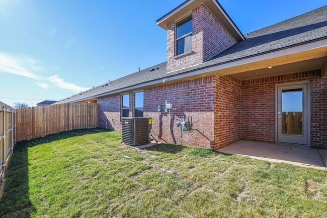 Building Photo - Brand New Large Townhome with Bonus Room!