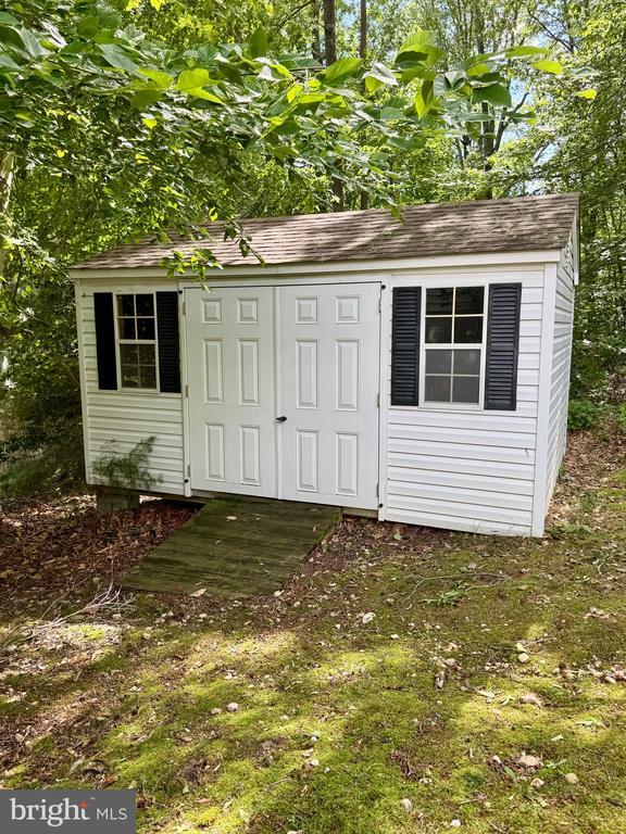 Building Photo - 805 Winterberry Dr