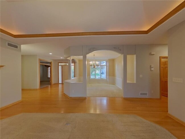 Building Photo - 1202 Adrian Dr