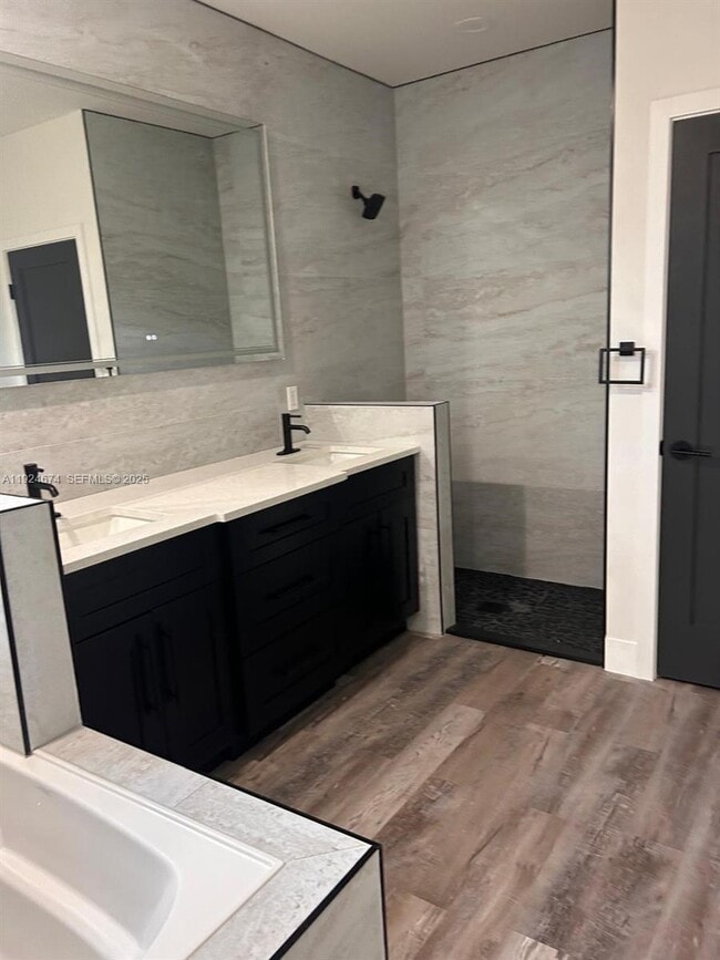 Building Photo - 710 Bedford Point Ave