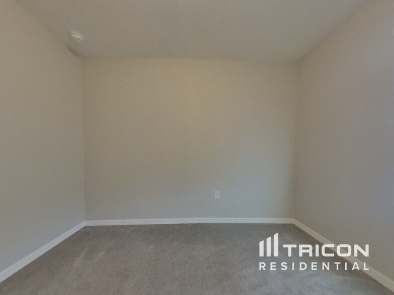 Building Photo - 27944 Arrowhead Cir