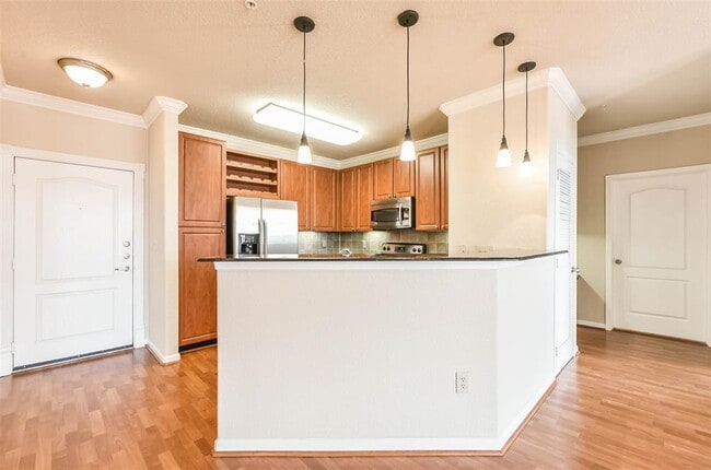 Building Photo - 1711 Old Spanish Trail