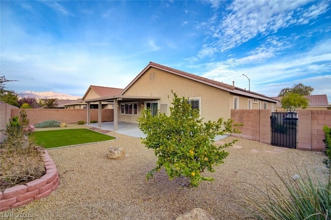 Building Photo - 6117 Riverwalk Falls St