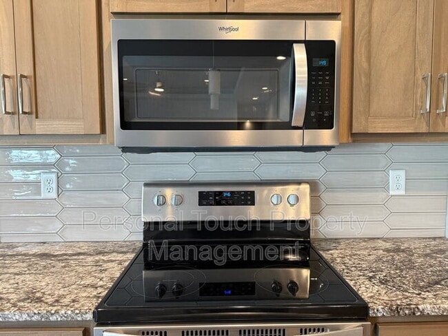 Building Photo - 7352 Eagle Point Dr S