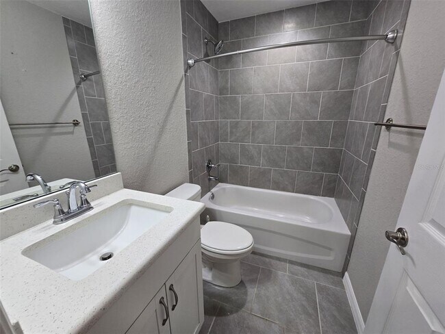 Building Photo - 10864 SE 66th Terrace