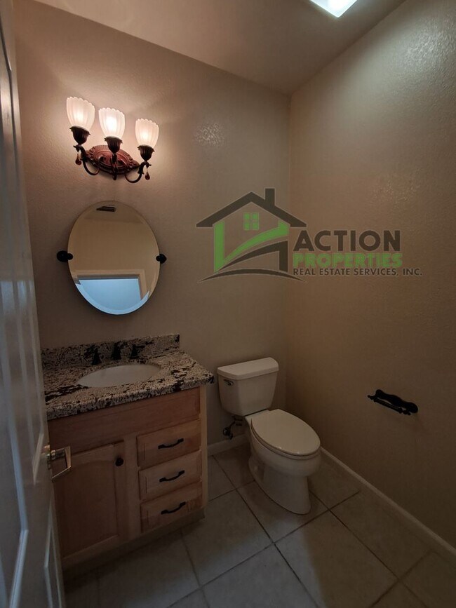 Building Photo - 400 Dumas Ct