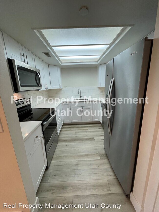 Building Photo - 2 br, 2 bath House - 2244 N. Canyon Rd. Ap...