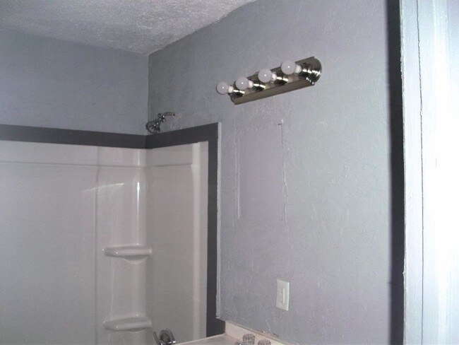 Building Photo - 2468 N Vandalia Ave