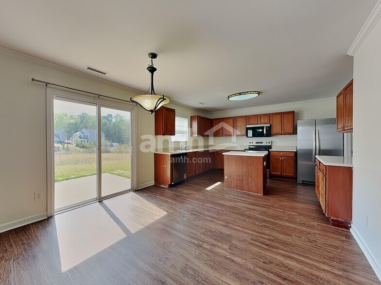 Building Photo - 6840 Horseback Ln