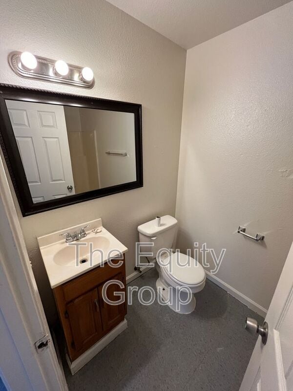 Building Photo - 9310 Rd 236