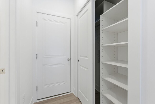 Building Photo - Beautiful 4 BR/4.5 BA EOG Townhome in Laurel!