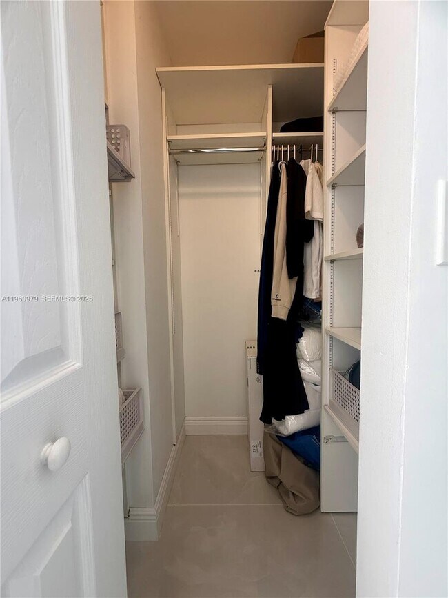 Building Photo - 1000 W Island Blvd