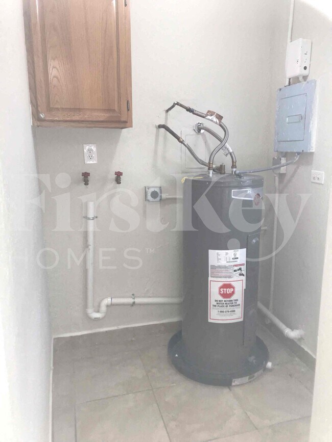 Building Photo - 240 N 69th Way