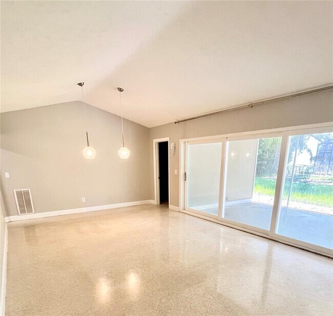 Building Photo - 1060 Jesse Ave