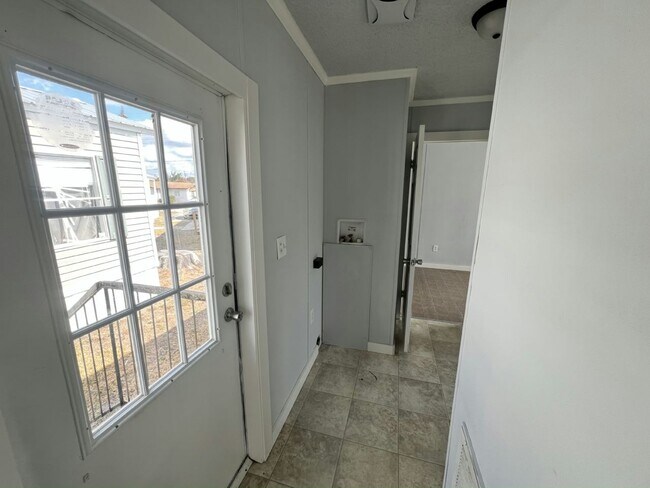 Building Photo - 2218 Chicago Cubs St