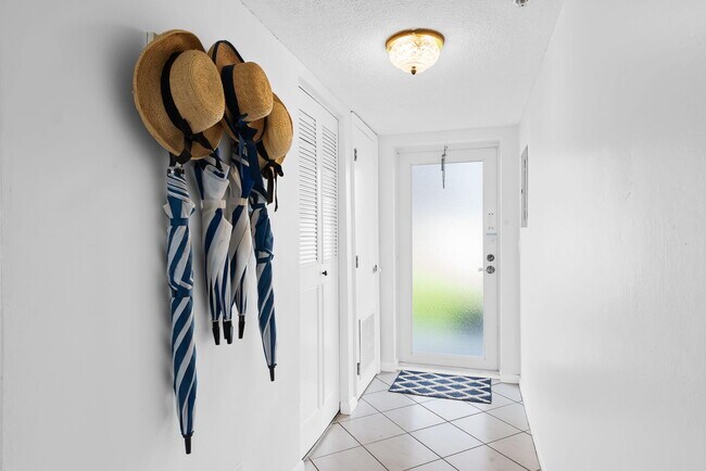 Building Photo - 3101 S Ocean Blvd