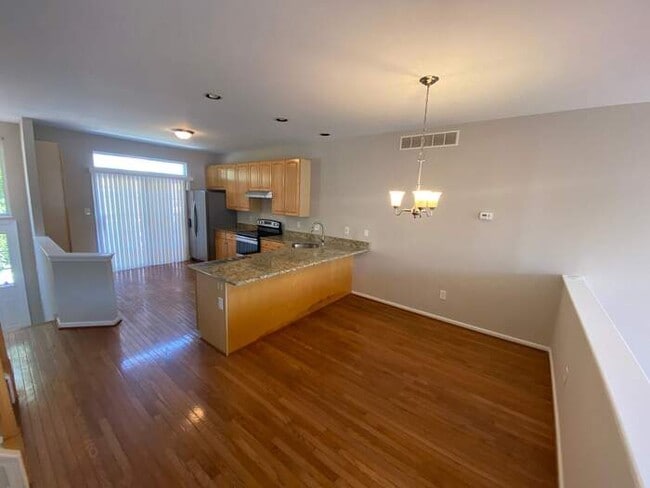 Building Photo - AVAILABLE NOW! -16 Thomas Ln N, Newark, DE...