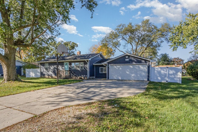 Primary Photo - 15824 S Collins Dr