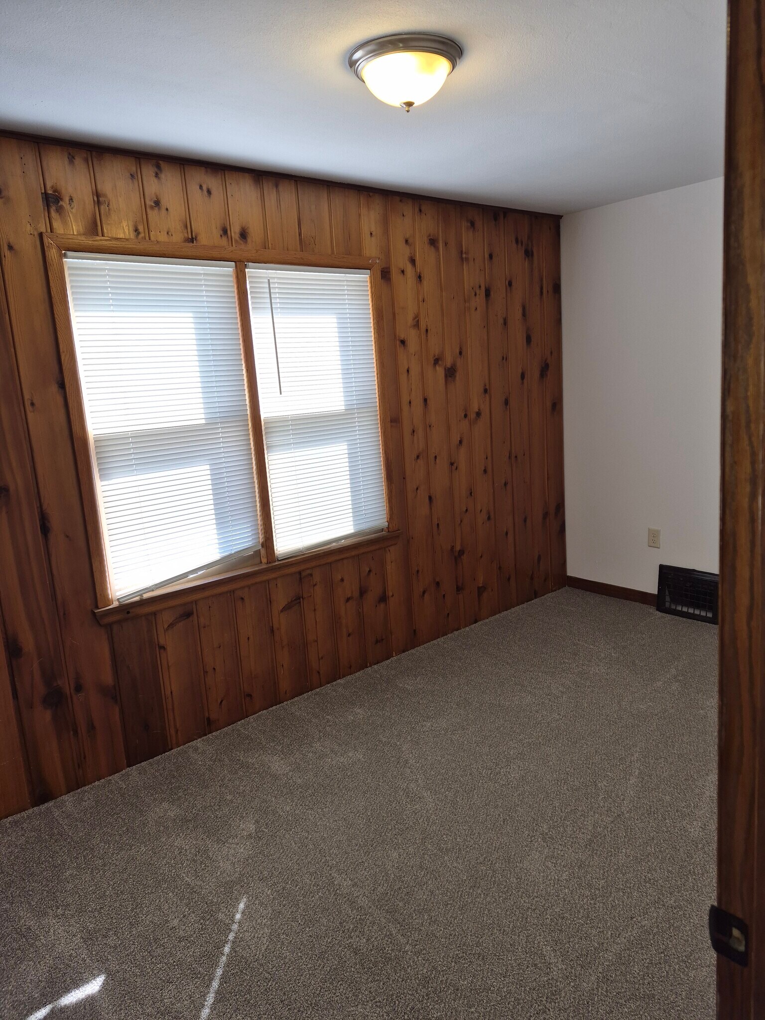 Building Photo - 202 Gadow Ln