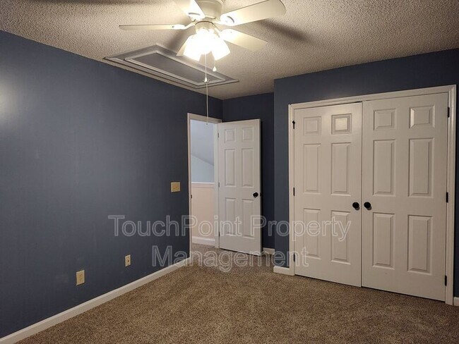 Building Photo - 7235 Kinsmore Ln