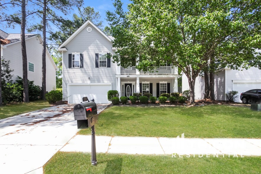Primary Photo - 222 Castlebury Dr