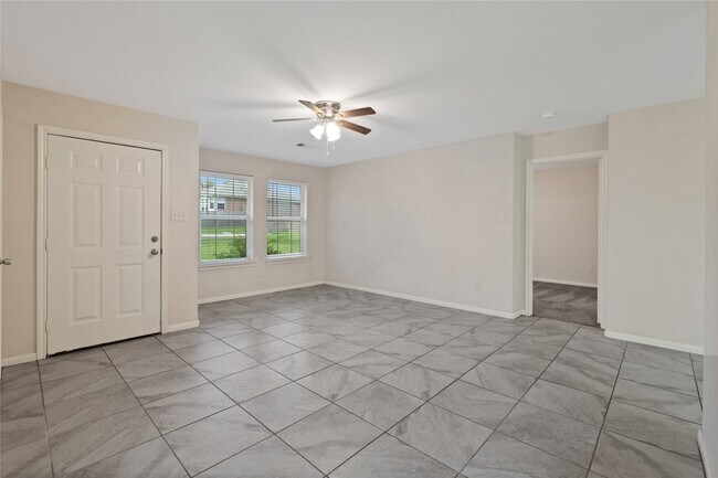 Building Photo - 12502 Hackberry Dr