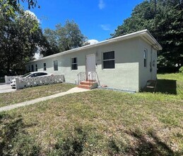 Building Photo - 3 bedroom in Miami FL 33147