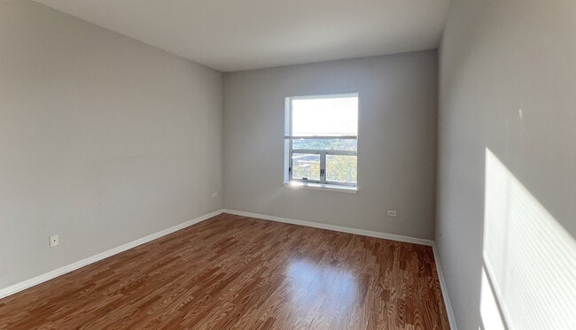 Building Photo - 100 N Hermitage Ave