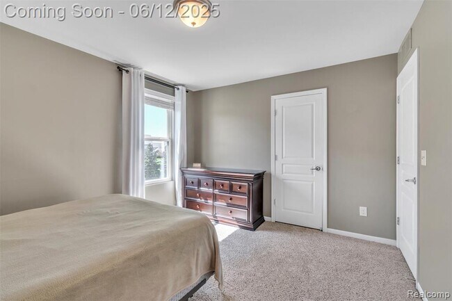 Building Photo - 15745 Diamante Dr