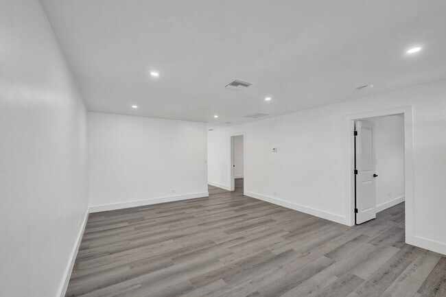 Building Photo - 1738 NE 52nd St