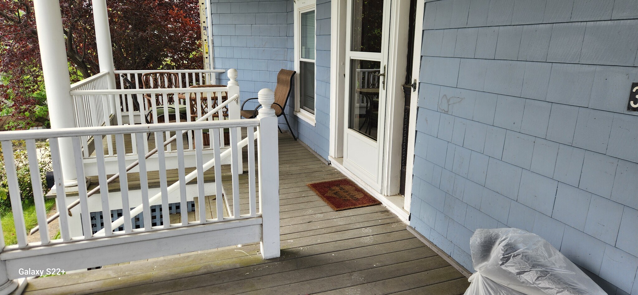 Building Photo - 389 Newport Ave