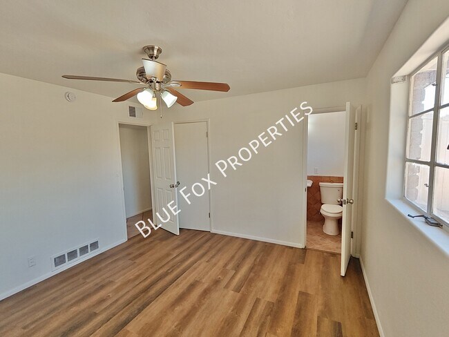 Building Photo - 3857 E Edison Pl