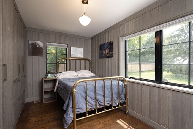 Building Photo - Soul of The old Bozeman with the conveniences of modern design with flexible lease dates