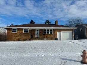 Building Photo - 697 Wesley Ave