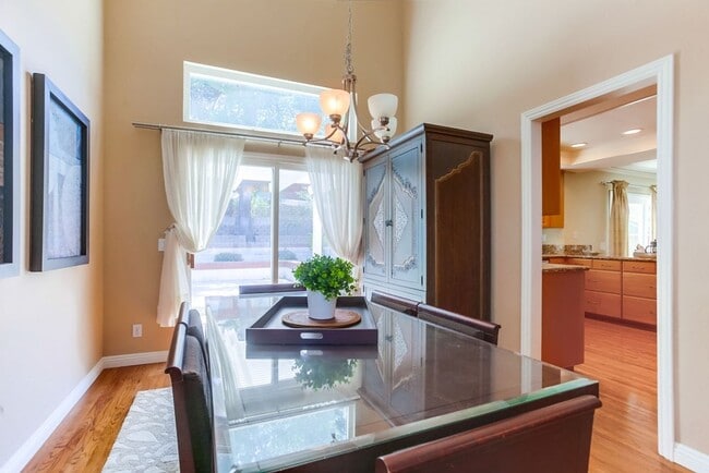 Building Photo - 10730 Carillon Ct