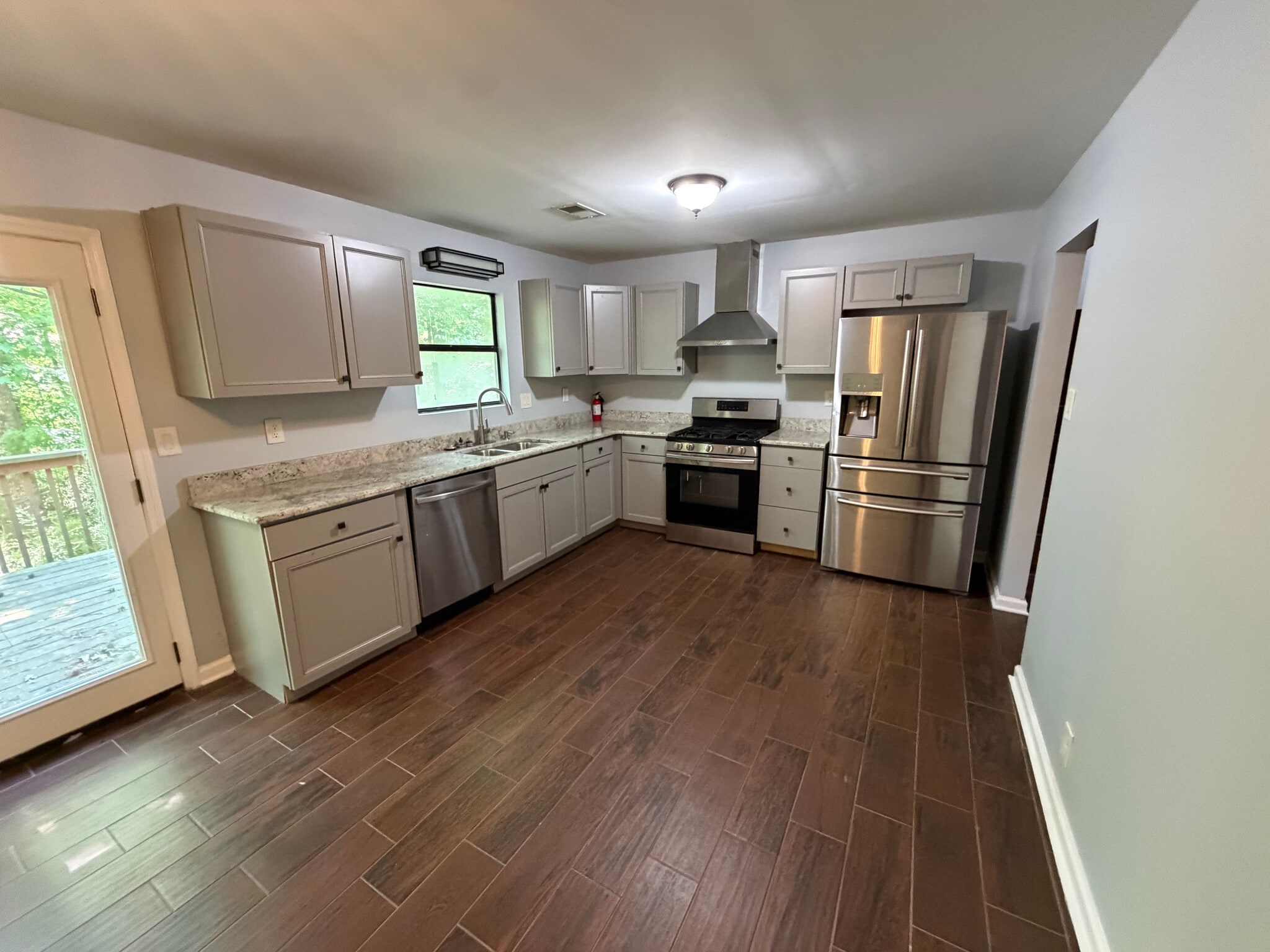 Building Photo - Room in House on Alicia Ct