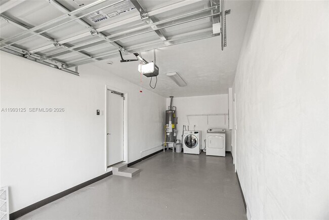 Building Photo - Southwest 108th Street, Miami, FL 33186 - 3 BR 2 BA house