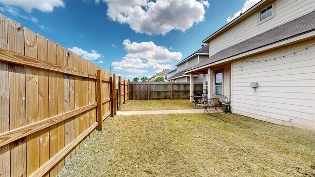 Building Photo - 2933 McLaren Dr