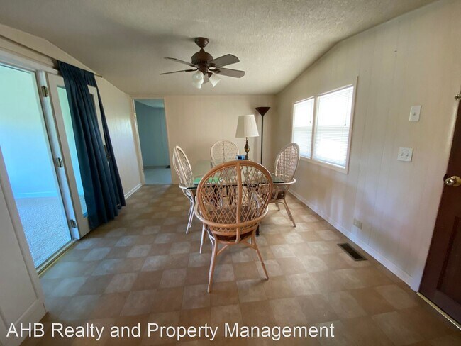 Building Photo - 3 br, 1.5 bath House - 407 Roma Rd.