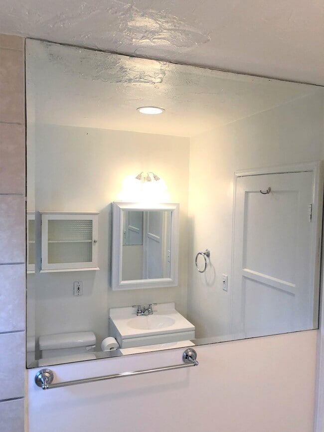 Building Photo - 6441 W 86th Pl