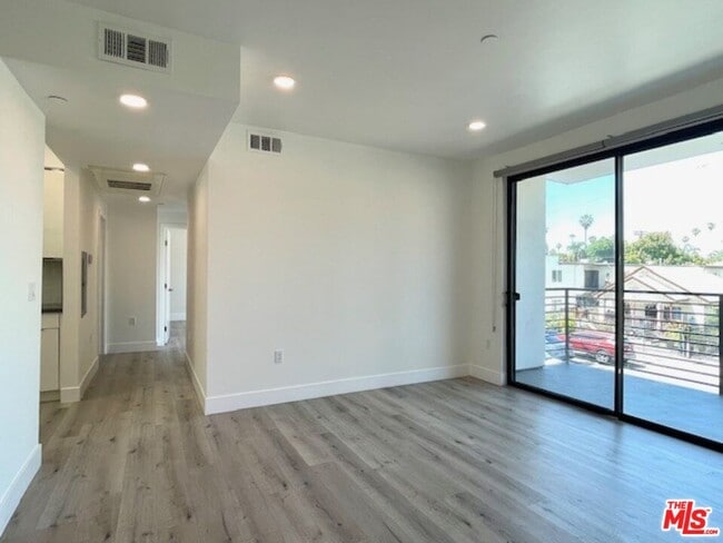 Building Photo - 14612 Calvert St