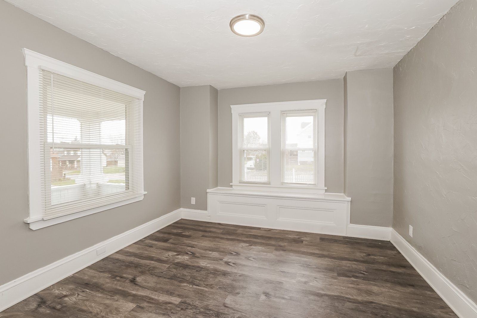 Building Photo - 4907 Gifford Ave