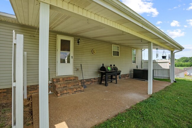 Building Photo - 214 Cumberland Cove Dr