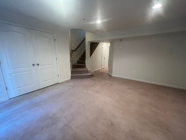 Building Photo - Updated 3 Bedroom Townhome in Upper Marlboro!