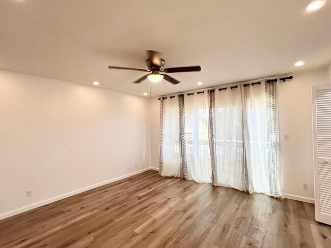 Building Photo - 3br/2.5ba/2pkg in Kaneohe PETS NEGOTIABLE