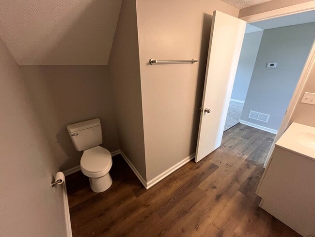 Building Photo - Beautiful Remodeled 2 Bedroom in Richmond!