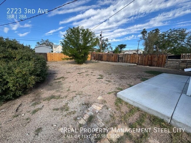Building Photo - 2723 3rd Ave